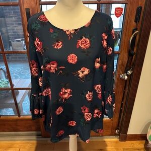 Elle women's XXl  blouse.  new with tags.